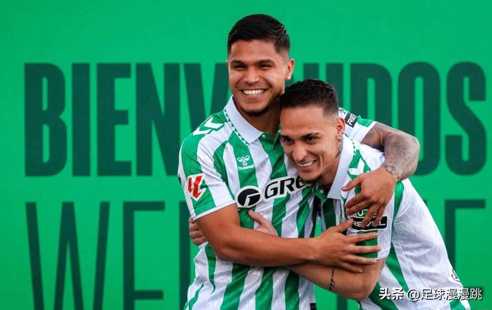 亿元先生变2000万！巴西边锋出大招，曼联球迷生气，西甲劲旅开心